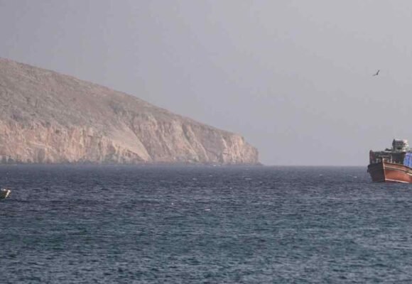 Trump threatens to destroy Iranian bridges and power plants